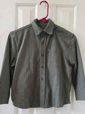 THEREABOUTS BRAND BOY'S GREEN LONG SLEEVES FRONT BUTTON SHIRT SIZE XS 6-7